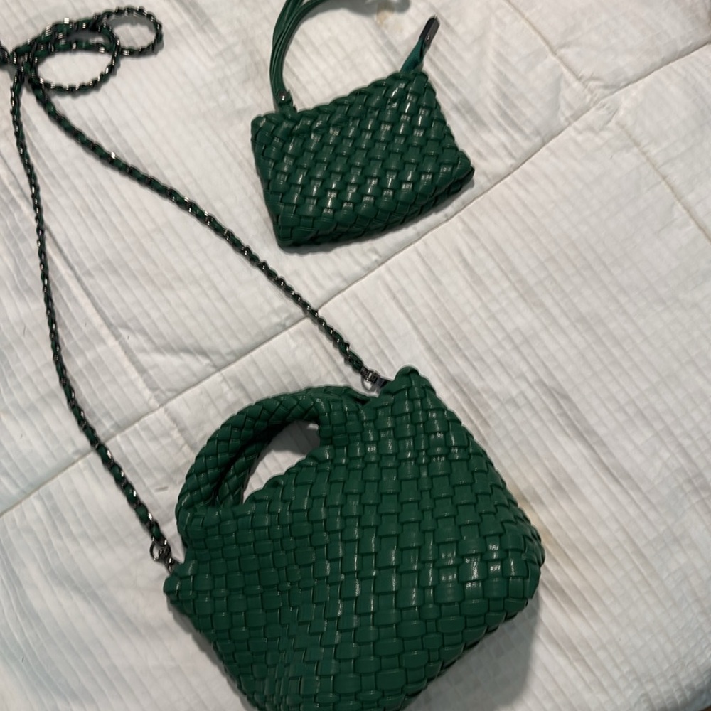 Small Green Woven Handbag Set with a coin purse